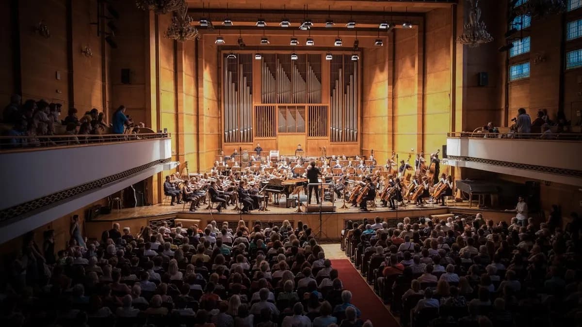 Pink Floyd Sinfónico, Mahler, and Pergolesi — Cuenca's Symphony Orchestra Has a Stacked March